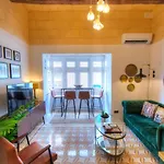 Traditional & Chic 2 Bedrooms In Imcd1-1 Apartment