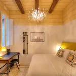 Traditional & Chic 2 Bedrooms In Imcd1-1