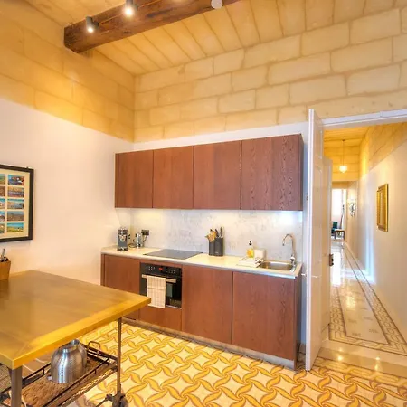 Traditional & Chic 2 Bedrooms In Imcd1-1 Apartament *